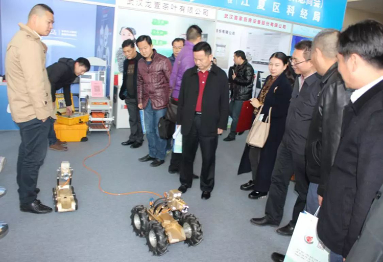 江夏區(qū)新民營經(jīng)濟(jì)發(fā)展大會08.jpg 江夏區(qū)新民營經(jīng)濟(jì)發(fā)展大會08.jpg