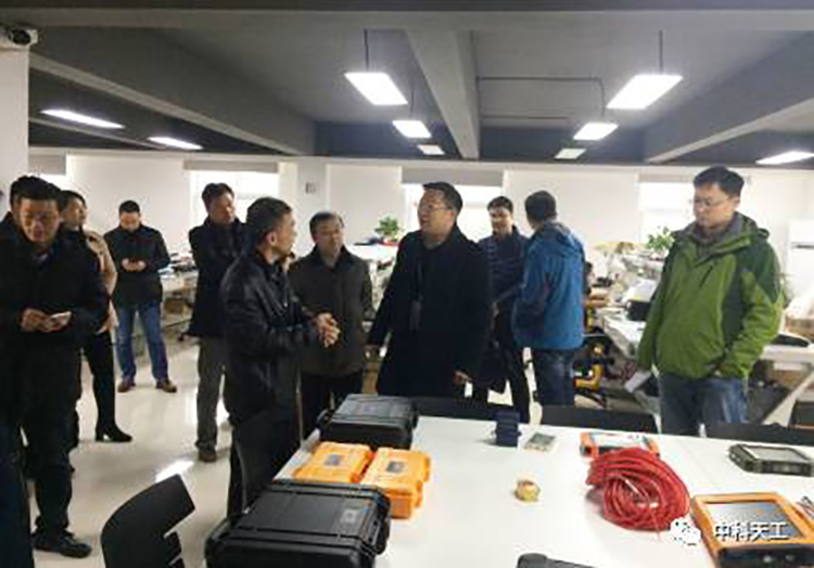 武漢市考評辦專家組蒞臨中科天工檢查指導(dǎo)工作02.jpg 武漢市考評辦專家組蒞臨中科天工檢查指導(dǎo)工作02.jpg